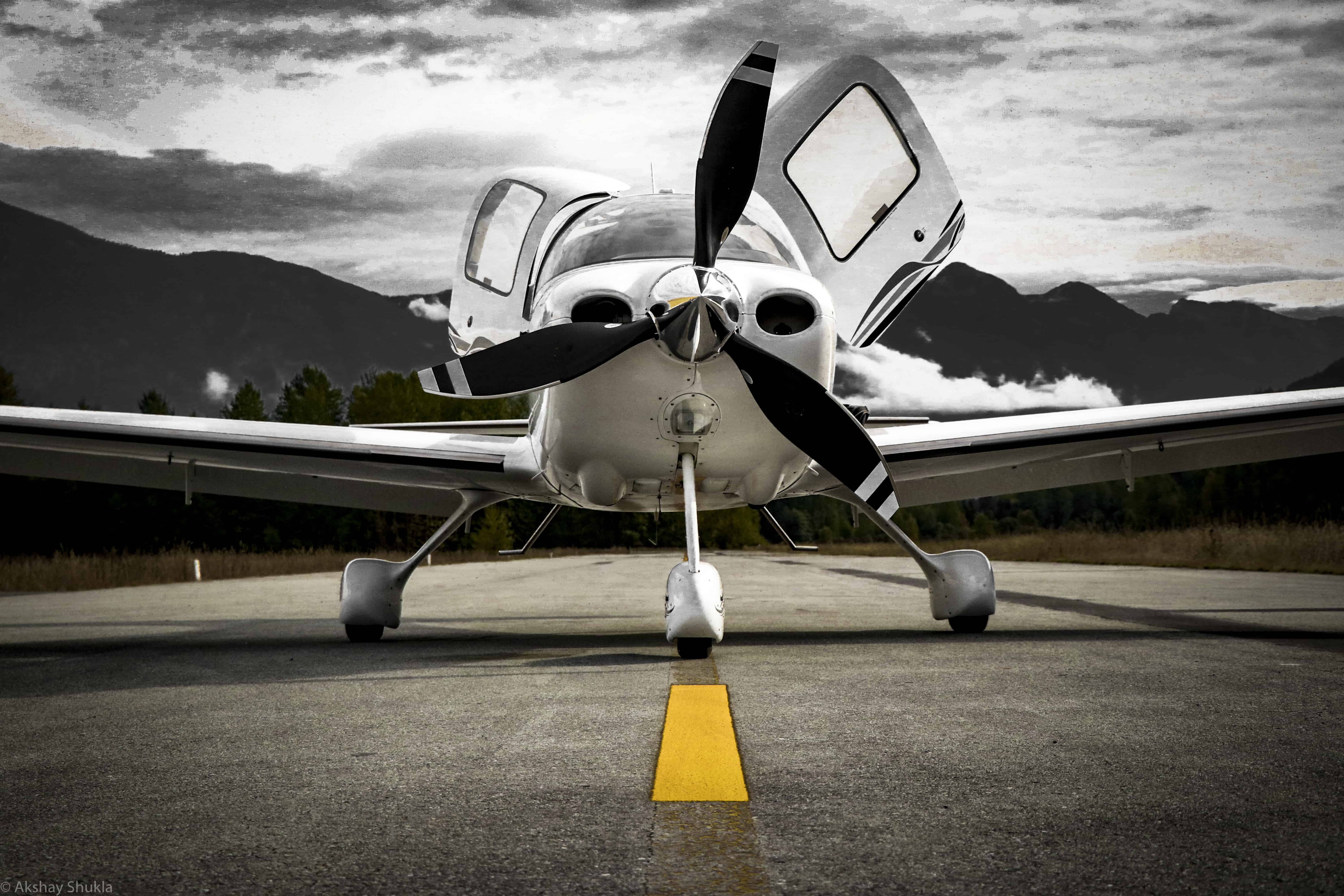 Cirrus aircraft