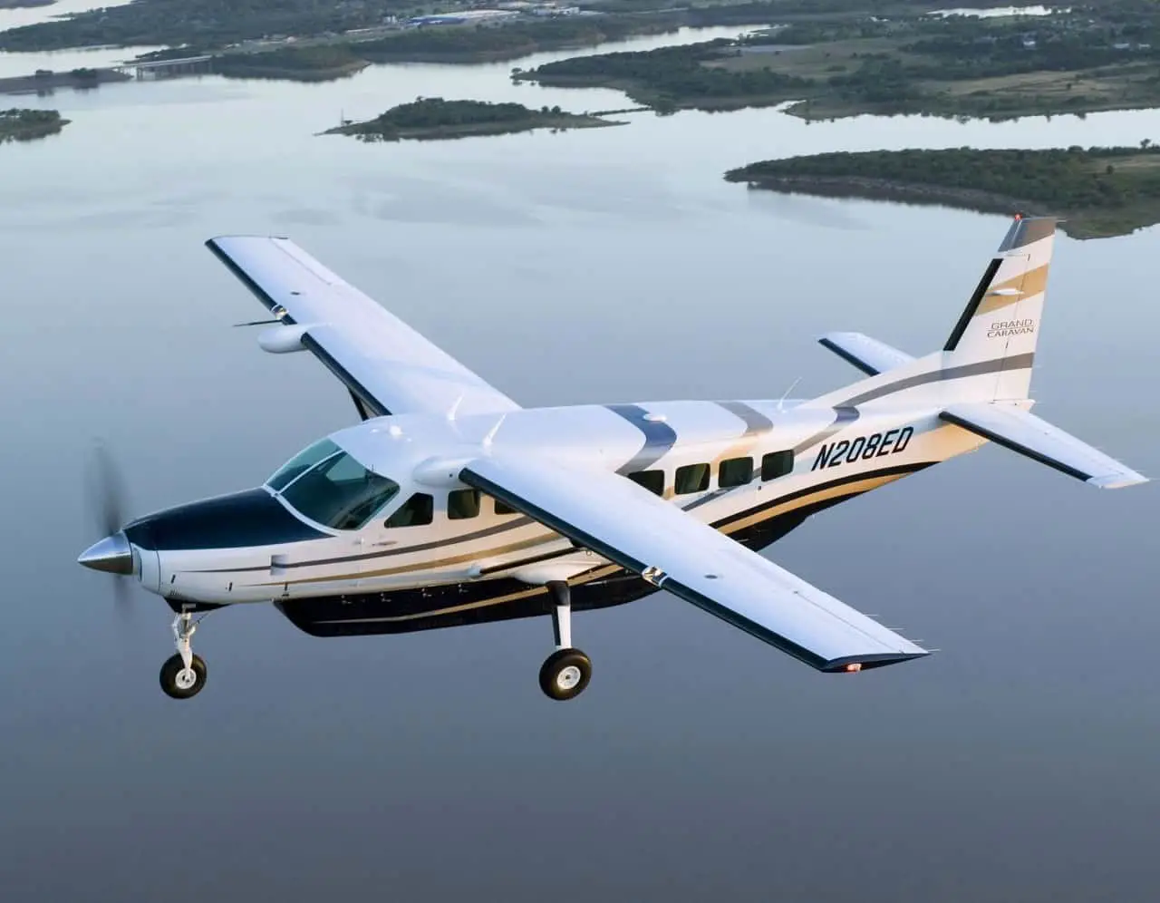 Cessna 208 fly
